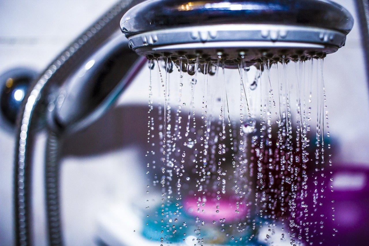 Ako vyčistiť sprchový kút