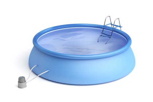 Modrý gumový bazén so samonosným prstencom