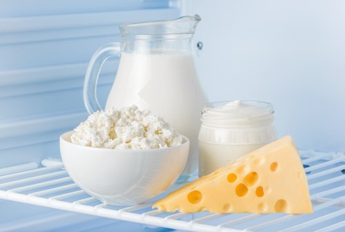 Mlieko, tvaroh, smotana a syr v chladničke