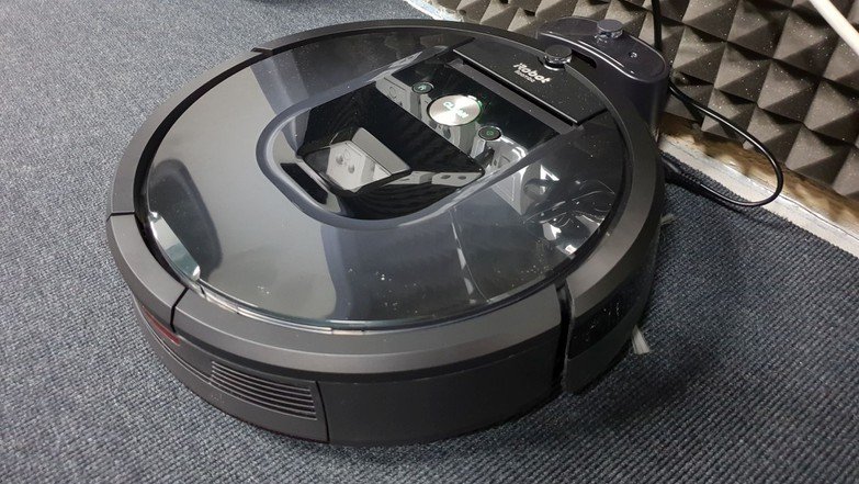 iRobot Roomba 981 pripravený na vysávanie