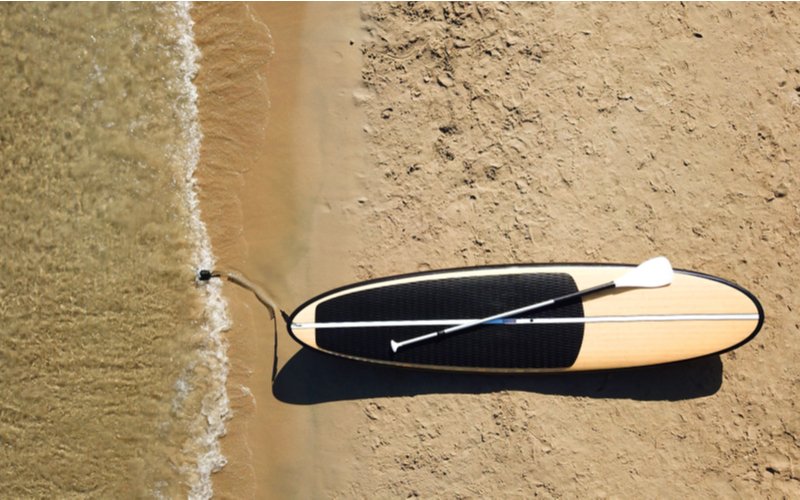 Paddleboard na pláži