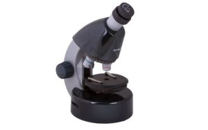 Čierny mikroskop