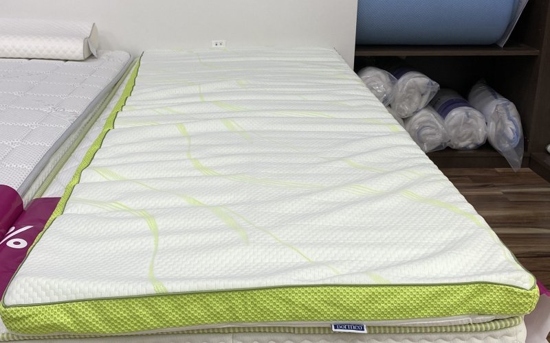 Bielo zelený vrchný matrac