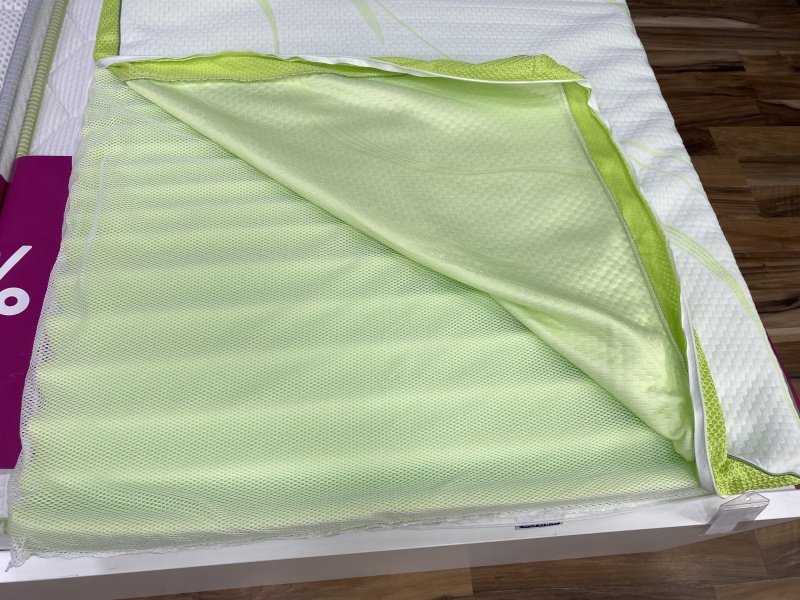 Zelená vnútorná pena v matraci