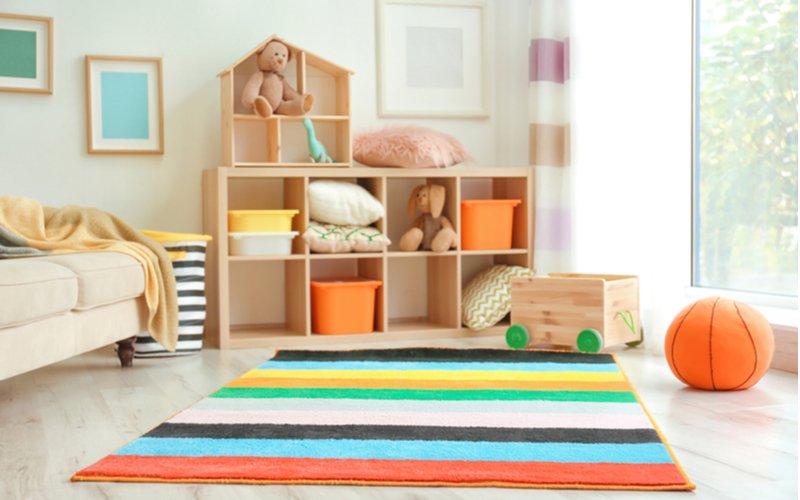 Detský koberec s výraznými farbami