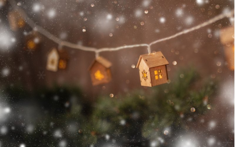 Vianočná svetelná reťaz s domčekmi