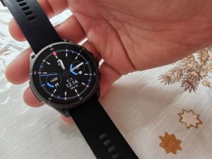 Carneo GTR eXpedition GPS Titan black – pánske outdoor smart hodinky so slušnou výbavou, výdržou batérie a v cene, pri ktorej len zdvihnete obočie