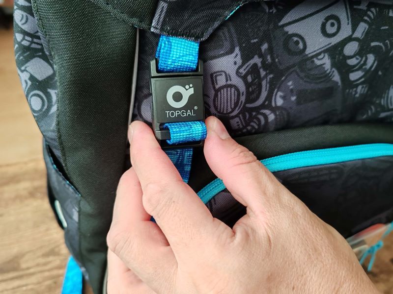 Topgal školská aktovka KIRA - detail Fidlock zámok