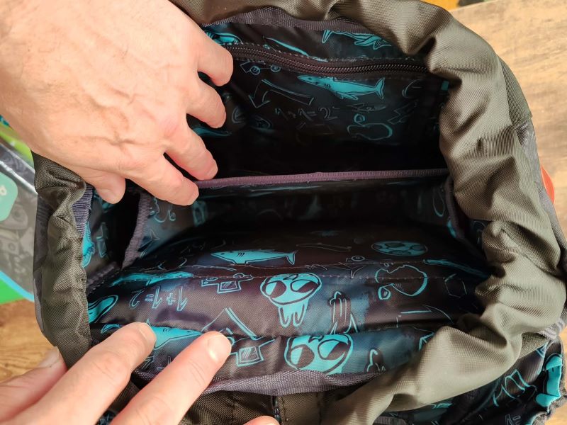 Topgal školská aktovka KIRA - vnútro tašky detail